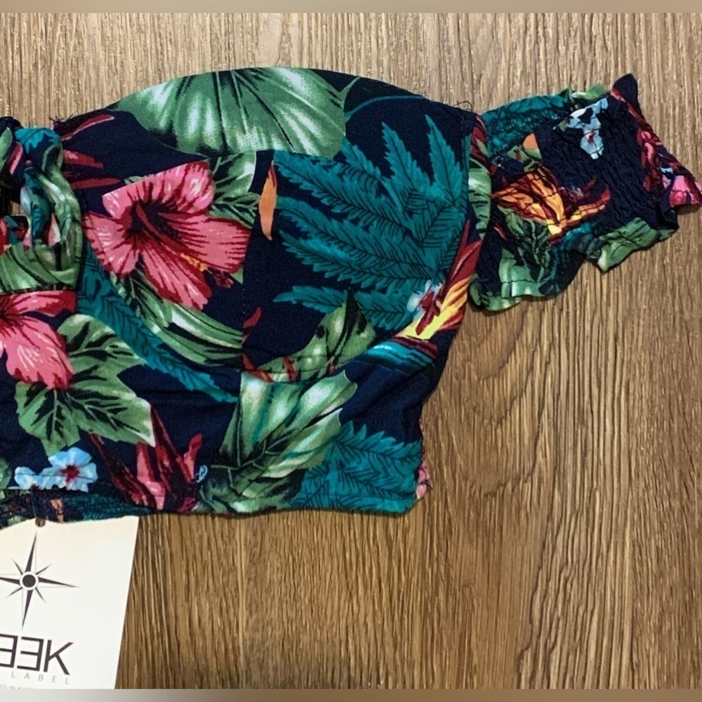 NWT, Seek, Tropical Tie Front Top w/ Ruffle Sleeves, Size Small - Picture 2 of 9